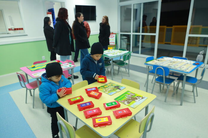 Município inaugura CMEI do bairro Fraron e vai atender 180 crianças que estão na fila de espera por vagas