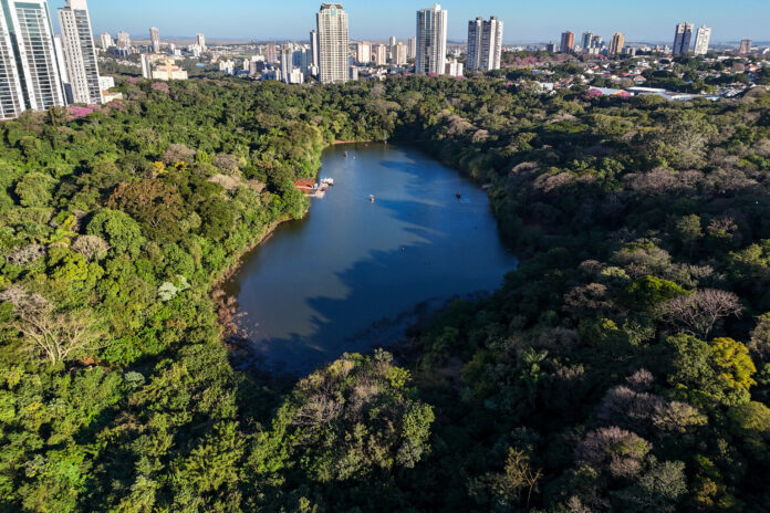 Lago do Parque do Ingá atinge maior nível de água em quatro anos