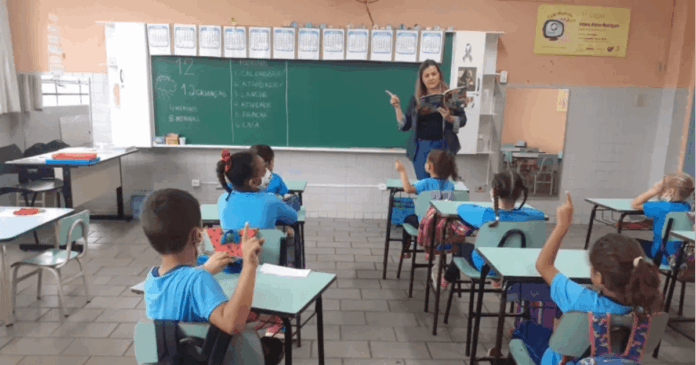 Londrina abre 60 vagas para professor em concurso