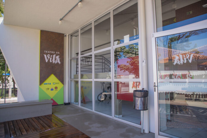 Teatro de Curitiba exibe cinema grátis todo sábado