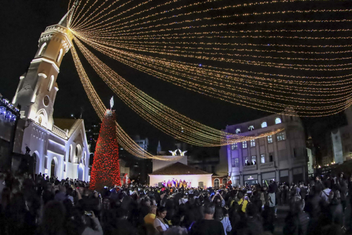 Curitiba abre edital com 38 oportunidades de patrocínio para o Natal 2026