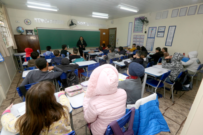 19 de 20 escolas mais pobres de Curitiba melhoram notas e reduzem diferenças educacionais