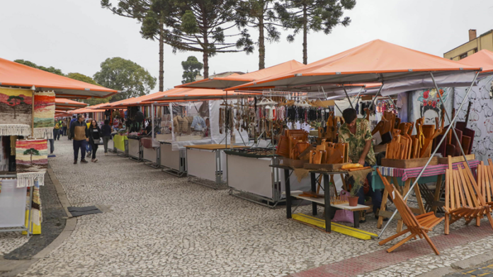 Domingos em Curitiba têm feiras livres e artesanato em 10 bairros