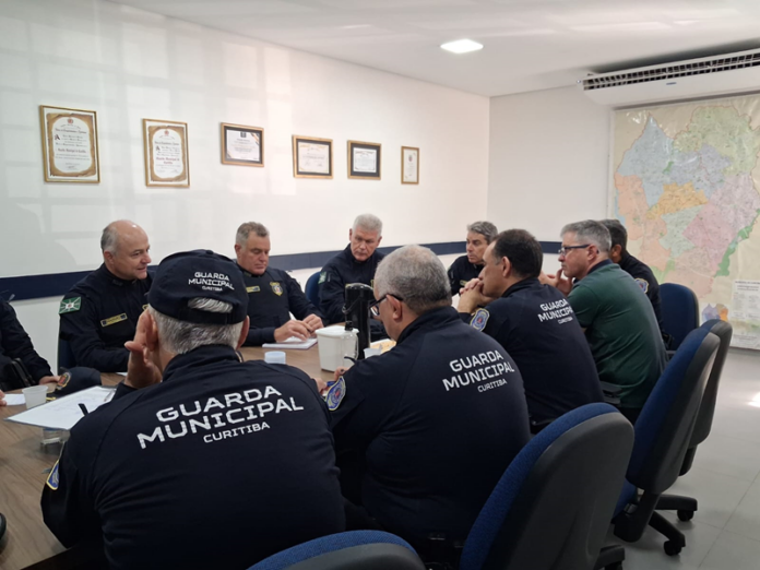 Guarda Municipal de Curitiba alinha trabalho em dez núcleos regionais