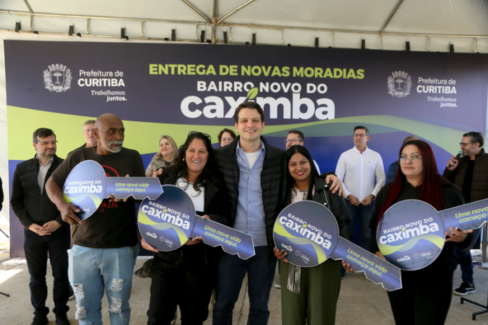 Prefeitura entrega 87 casas no Bairro Novo Caximba, que chega a 647 moradias