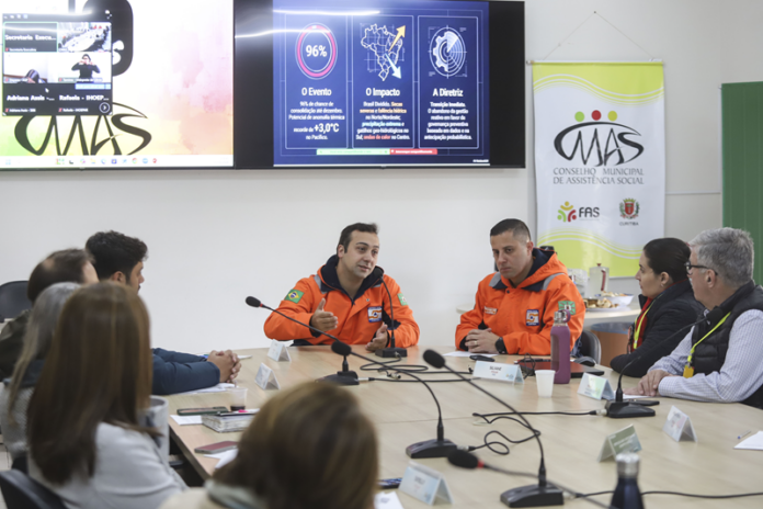 Defesa Civil capacita conselheiros sobre El Niño e ações de prevenção em Curitiba