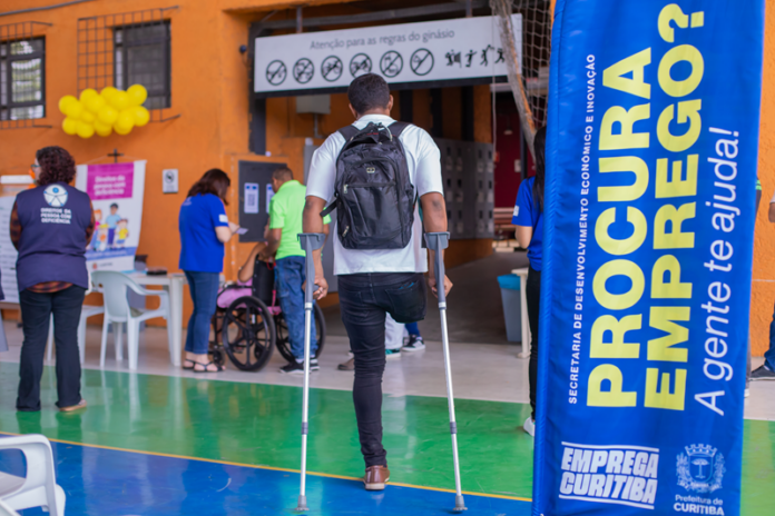 988 vagas de emprego para pessoas com deficiência: 40 empresas na Rua da Cidadania da CIC nesta quarta