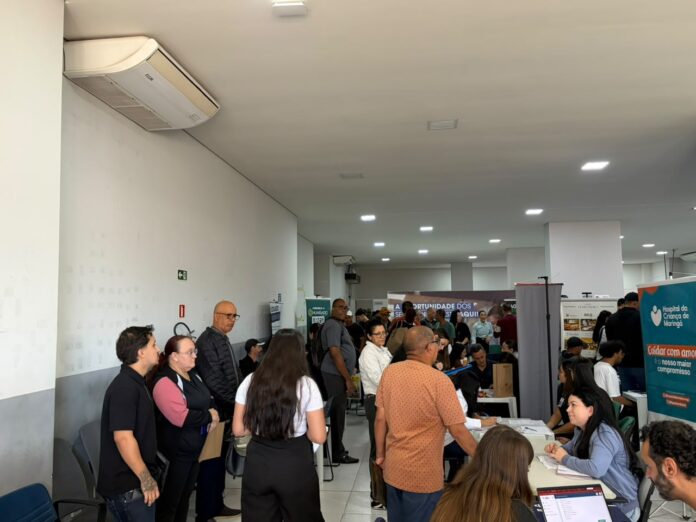 Feirão reúne 800 vagas e 40 empresas para entrevistas em Maringá