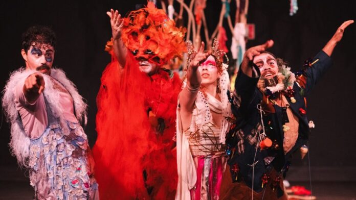 Teatro de rua gratuito leva espetáculos infantis às praças de Londrina