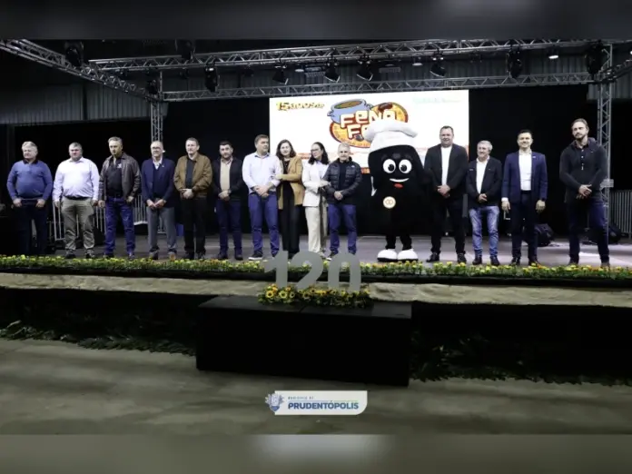 XV FENAFEP abre em Prudentópolis com presença de visitantes