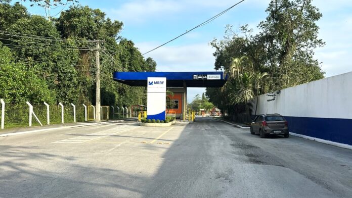 Vazamento de amônia em fábrica de Paranaguá deixa cinco pessoas com mal-estar