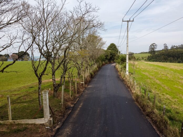 Estrada do Buraco do Padre já tem 3 km pavimentados em Ponta Grossa