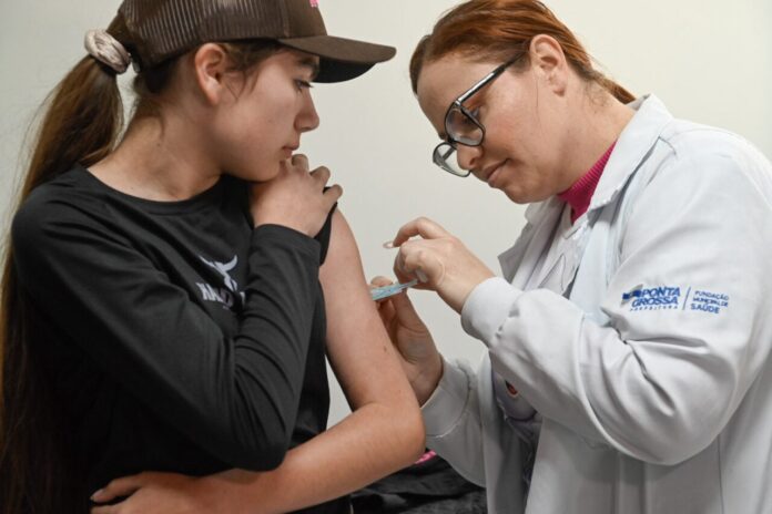 Dia D de Multivacinação aplica 2,6 mil doses em oito pontos de Ponta Grossa