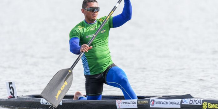 Isaquias Queiroz vence Mundial de Canoagem no C1 500m na Polônia