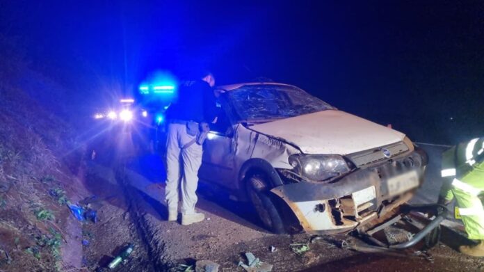 Motorista é socorrido após capotamento na BR-163 entre Toledo e Cascavel