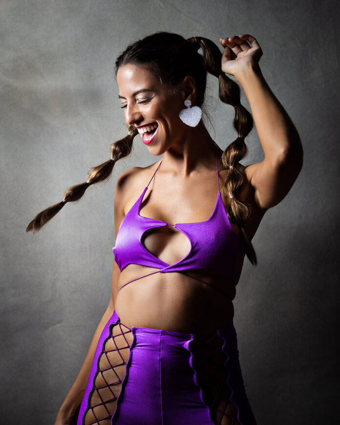 Gabi Pasche traz show “Saracura” no dia 11 de agosto em Curitiba