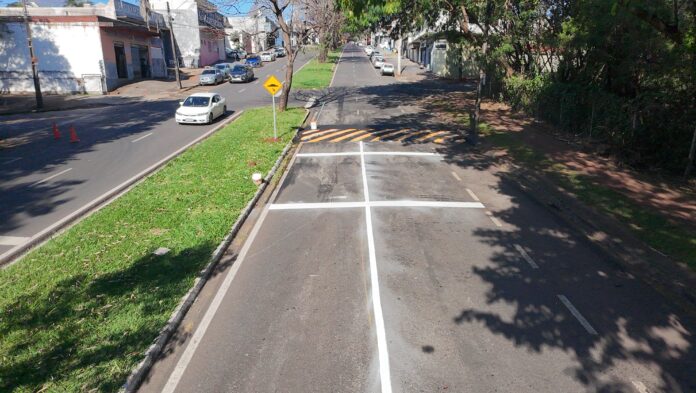 Lombada nova controla velocidade no cruzamento da Avenida Dona Sophia com Rio Madeira