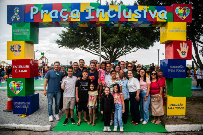 Paranaguá abre primeira praça com brinquedos e acessos para crianças com deficiência