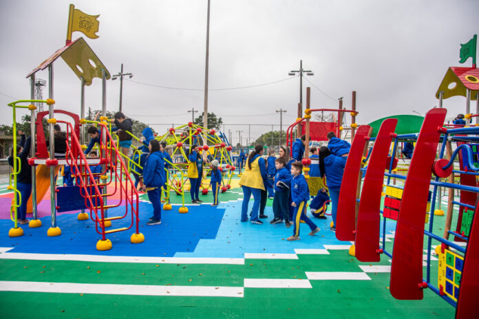 Praça Inclusiva de Paranaguá abre as portas para atividades com alunos da Apae