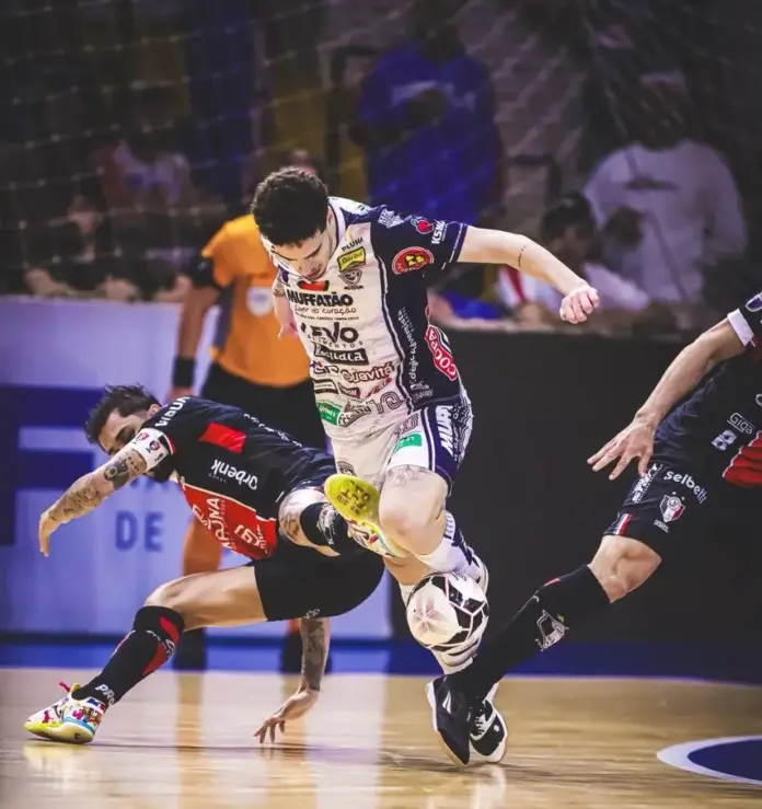 Cascavel Futsal sai na frente mas cede virada do Joinville em casa