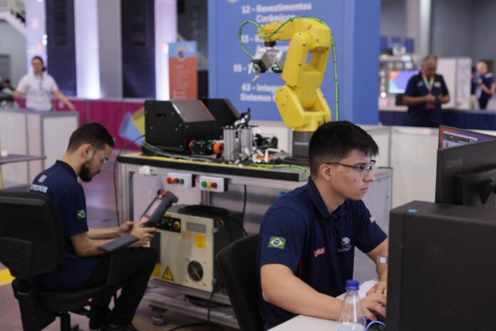 SENAI abre mais de 30 mil vagas em cursos técnicos e online