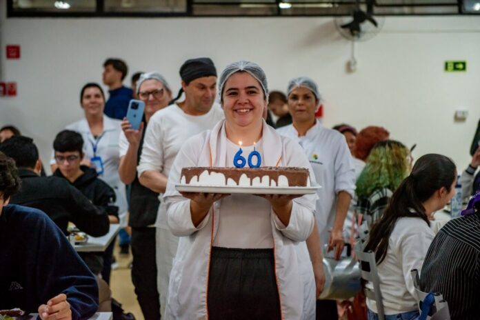 RU da UFPR completa 60 anos com café a R$ 0,50 e almoço a R$ 1,30