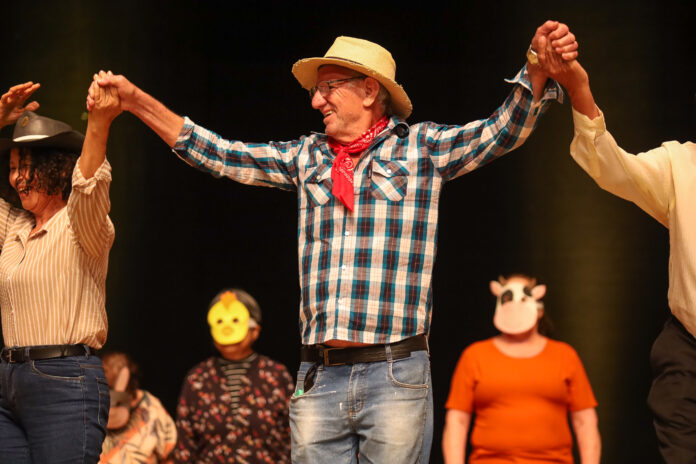 Prefeitura abre inscrições para curso de teatro e oficina de música gratuitos