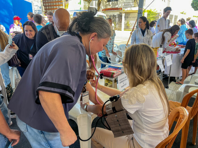 Prefeitura leva 40 serviços de saúde e cidadania ao Jardim Mandacaru