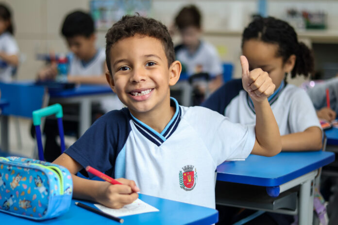 Maringá bate recorde de aprendizado entre cidades grandes do Brasil com nota 7,4