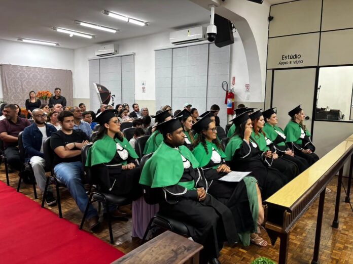 Jacarezinho forma primeira turma de técnicos em saúde bucal