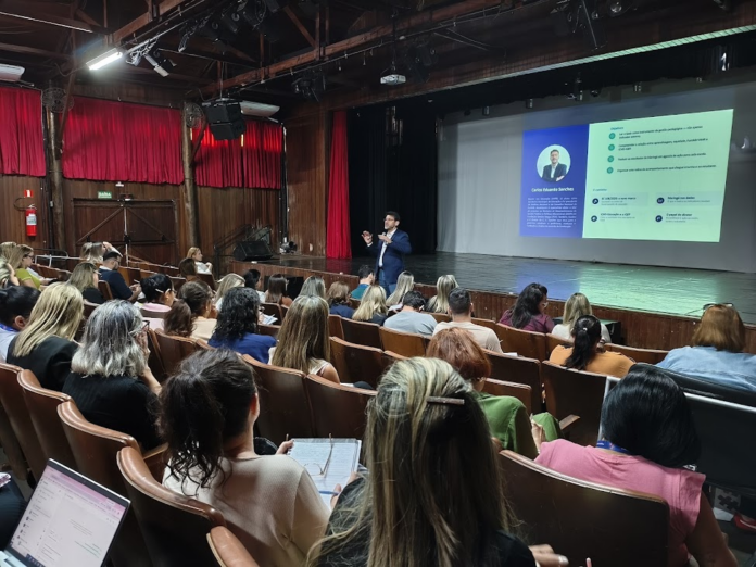 Maringá lança sistema para monitorar desempenho de escolas e creches da rede municipal