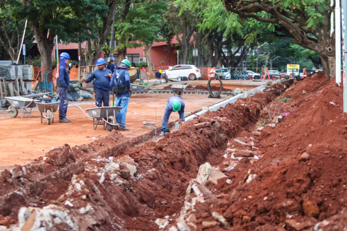 Avenida Tiradentes fecha trecho inteiro na sexta 14 para obra do Eixo Monumental