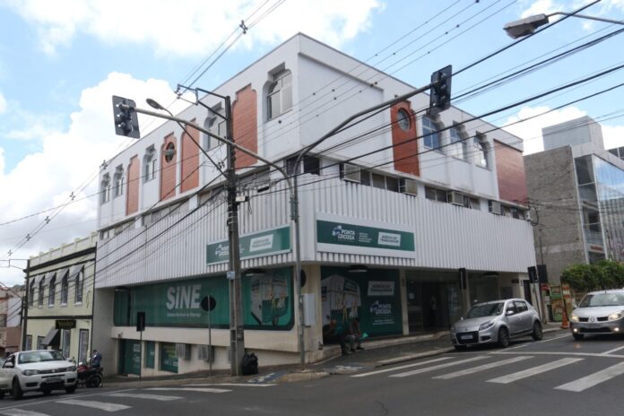 Agência do Trabalhador divulga vagas em escolas municipais de Ponta Grossa