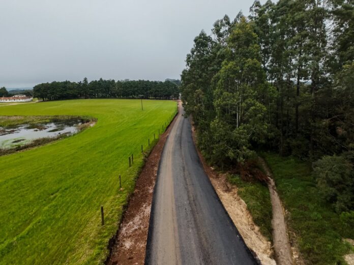 Estrada do Buraco do Padre ganha primeiro quilômetro asfaltado em agosto