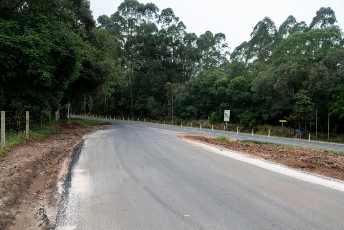 Estrada do Buraco do Padre ganha primeiro quilômetro de asfalto em dois meses