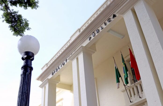 Biblioteca oferece 9 palestras grátis sobre livros do vestibular da UEL