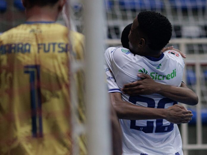 ACGF garante vaga nas semifinais do futsal; Contorno corre risco de cair