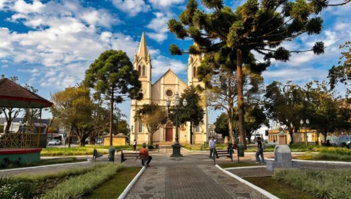 Campo Largo tem parques, museus e festas além das lojas de louça
