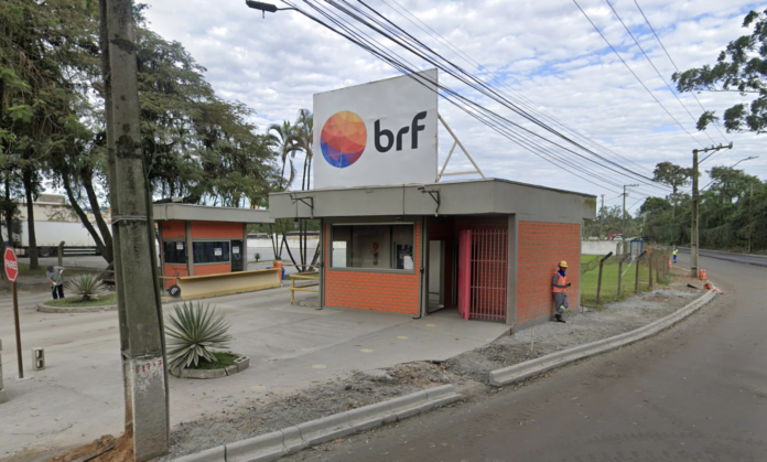 Vazamento de amônia na BRF mobiliza bombeiros em Paranaguá