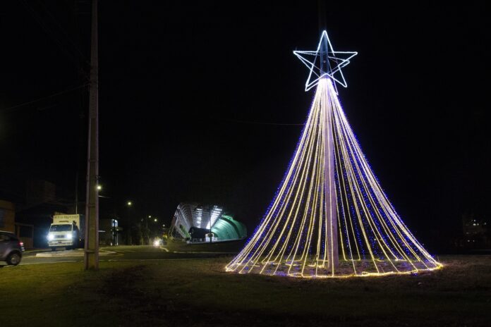 Empresas de Cambé podem patrocinar decoração de rotatórias no Natal