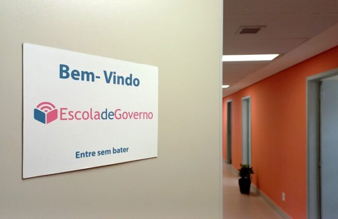 Escola de Governo oferece curso gratuito sobre licitações públicas até outubro