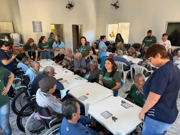 Paranaguá Saneamento leva bingo e diversão para idosos em comemoração ao voluntariado
