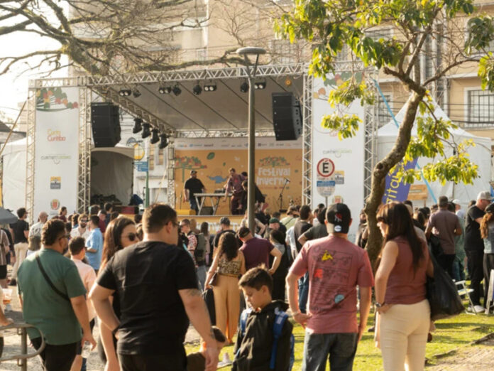 Festival de Inverno leva música e comida para o Centro Histórico de Curitiba