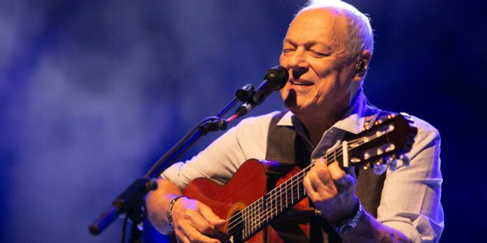 Toquinho traz show de 60 anos de carreira para Curitiba