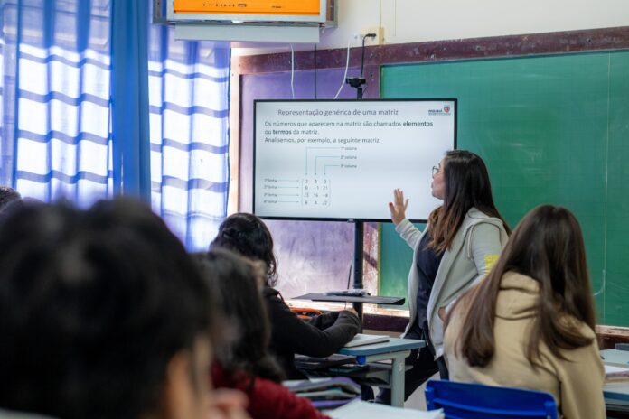 Desempenho em português e matemática coloca Paraná na liderança do Ideb