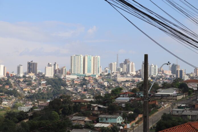 Segunda-feira em Ponta Grossa tem sol, calor de 28°C e sem chuva