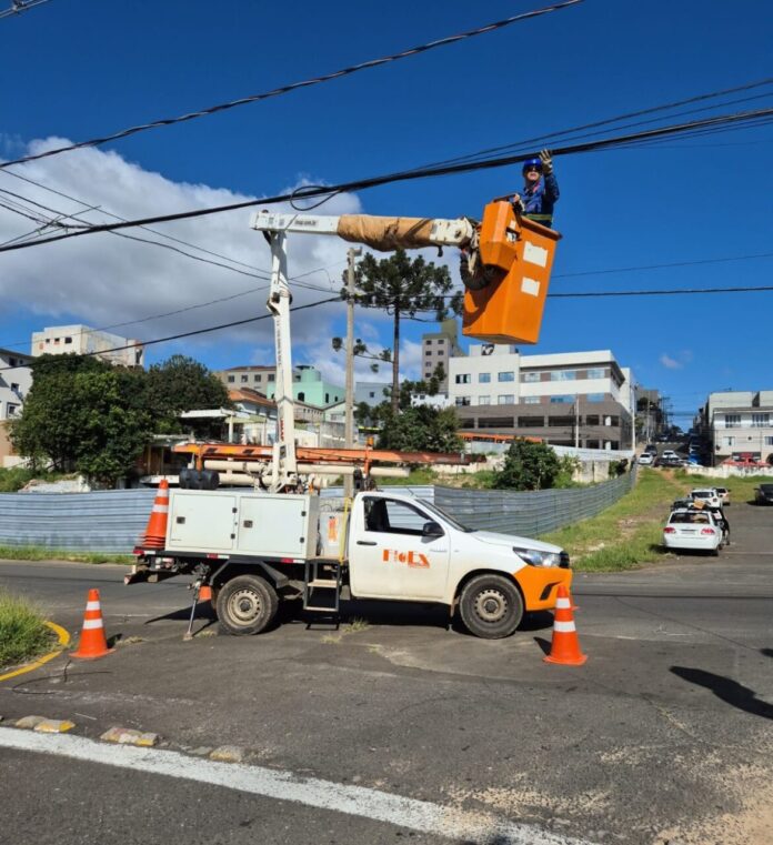 Copel remove 6,8 toneladas de cabos irregulares em Ponta Grossa