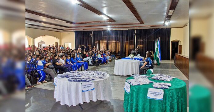 Programa Bons Olhos Paraná distribui mais de 500 óculos no Vale do Ivaí