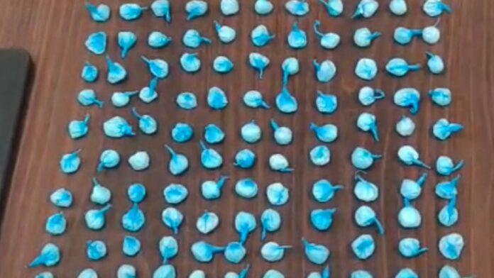 Homem é preso com 135 porções de cocaína em Araucária