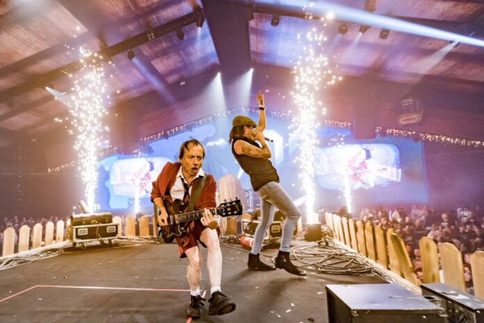 Tributo AC/DC UK toca clássicos do rock em Curitiba no 1º de outubro